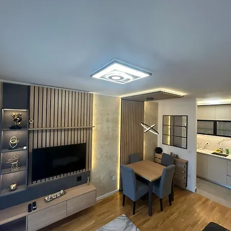 Lux Apartmani Park Novi Нови-Сад Экстерьер фото