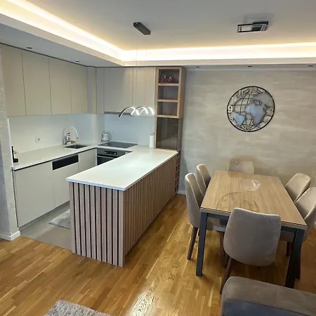 Lux Apartmani Park Novi Нови-Сад Экстерьер фото