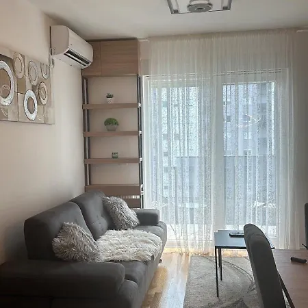 Lux Apartmani Park Novi Нови-Сад Экстерьер фото